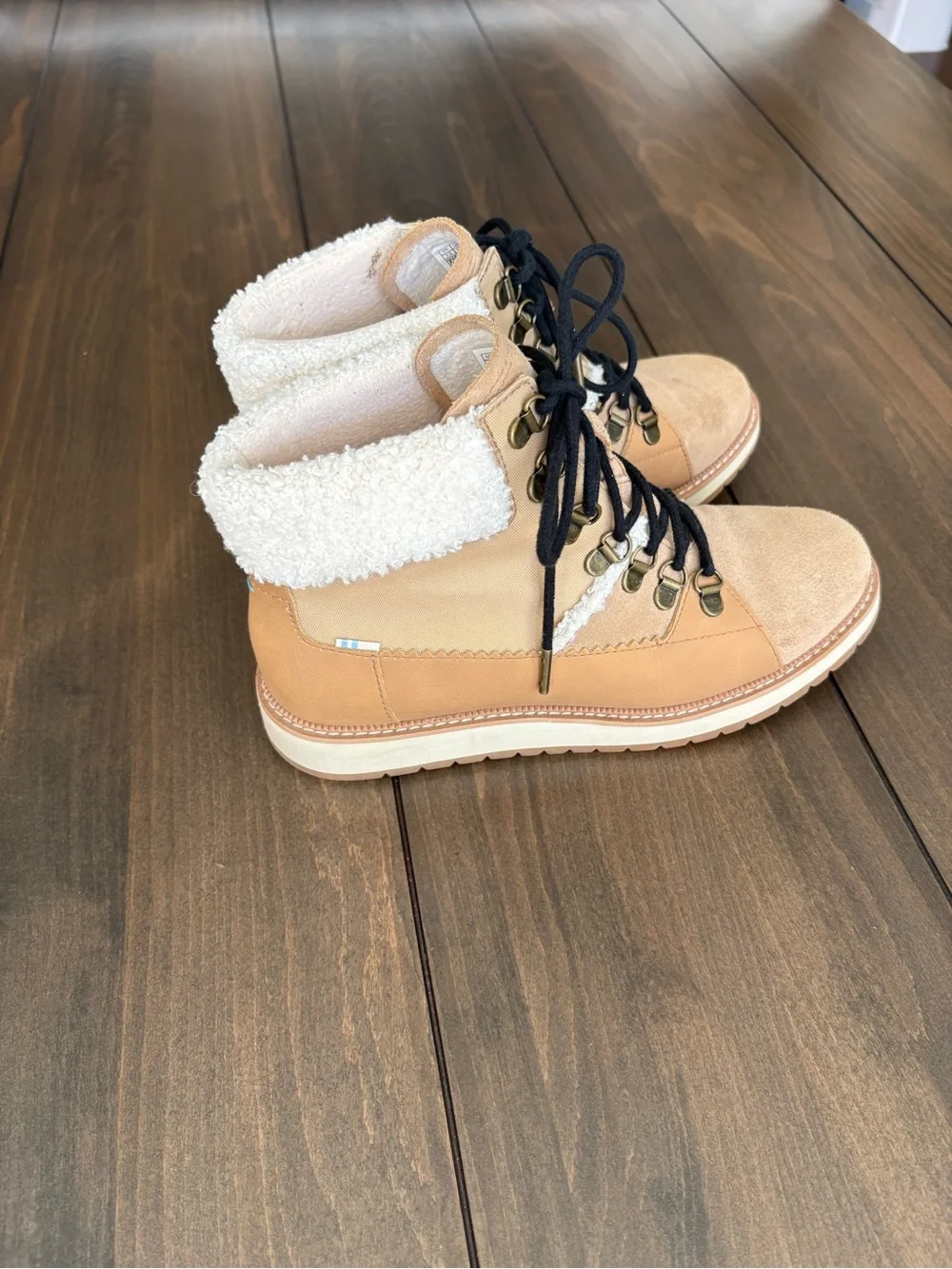 TomsMesa Suede Shearling-Lined Lace-Up Winter Hiking waterproof boots